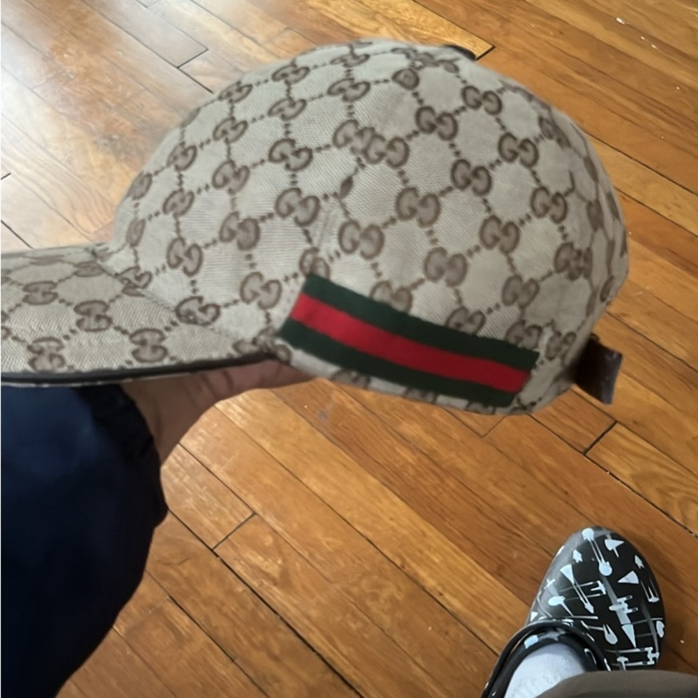 Gucci mongram print hat